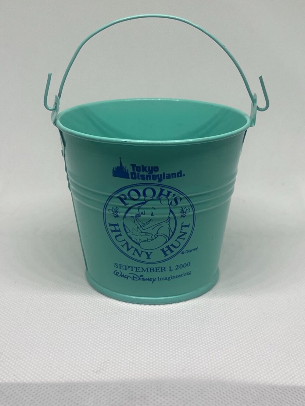 Tokyo Disneyland Pooh’s Hunny Hunt 2000 Opening Day Mini Pail - Picture 2 of 7